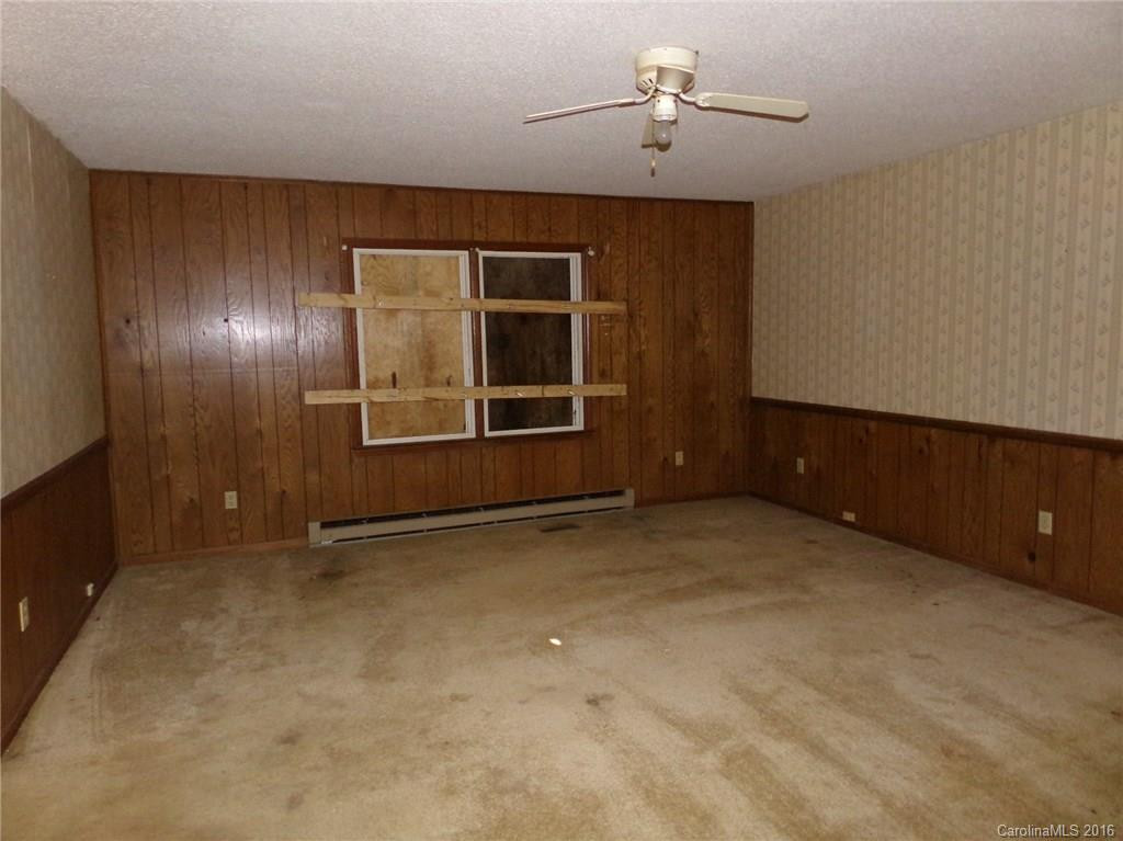 325 Hollins Street - Photo 9