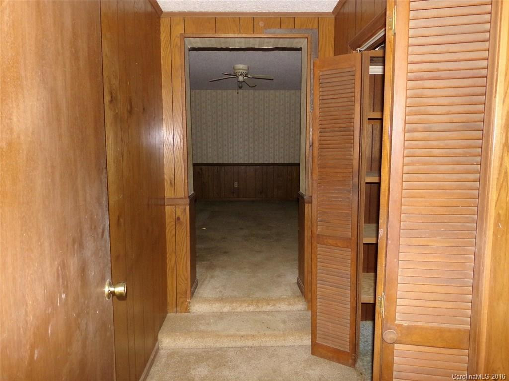 325 Hollins Street - Photo 10