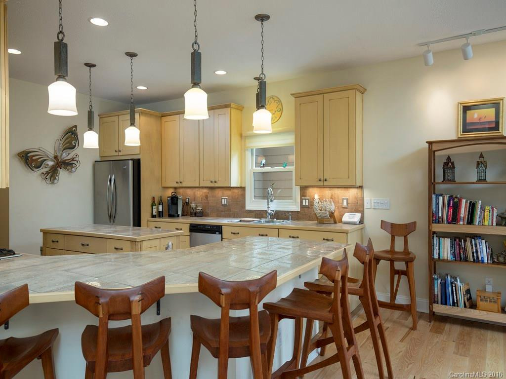 90 Courseview Drive #240 - Photo 5