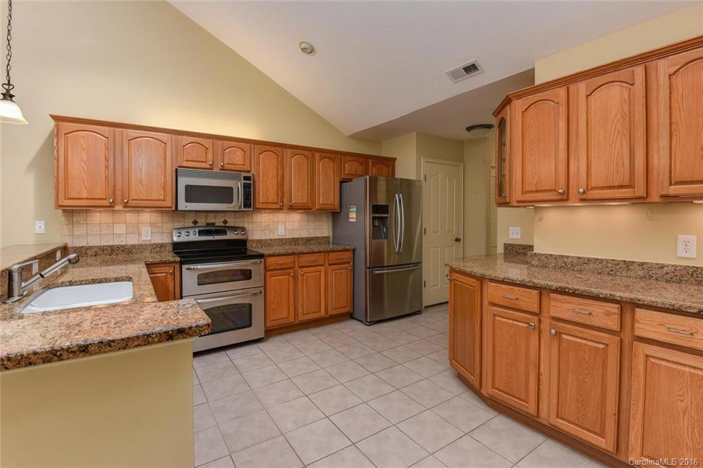 37 Mountain Meadow Circle #UI1 - Photo 12