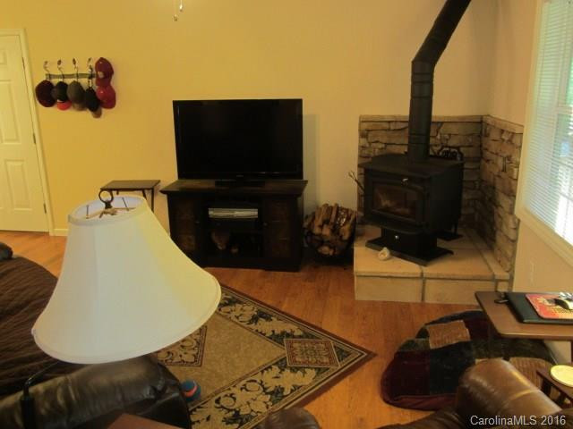 335 Grandview Drive - Photo 2