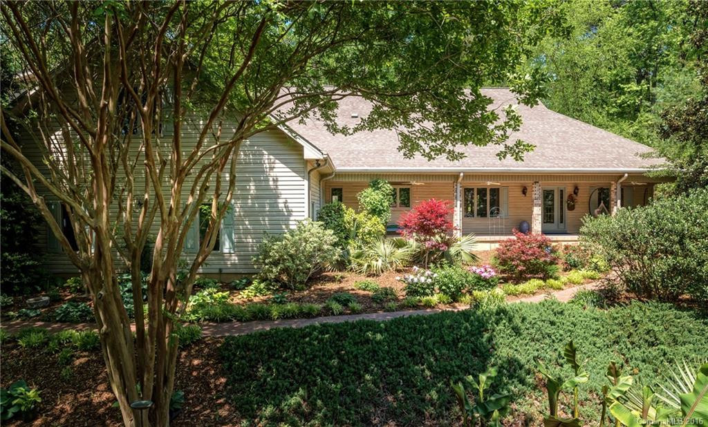 105 Brookside Drive - Photo 2