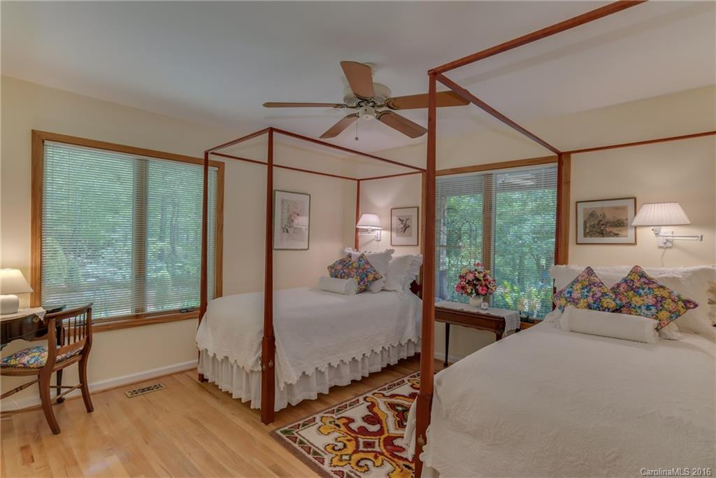 105 Brookside Drive - Photo 12