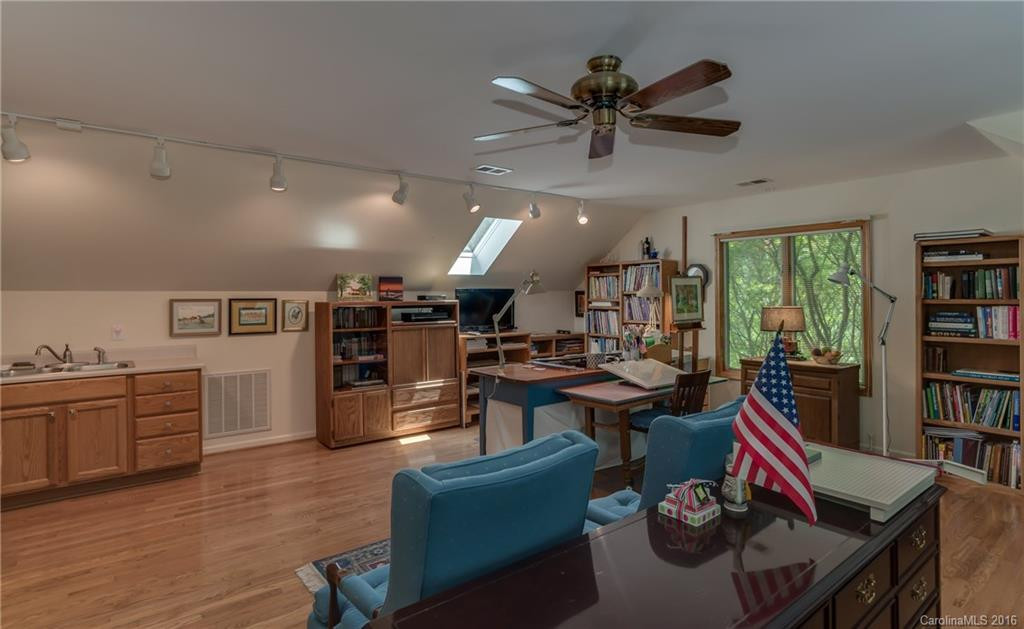 105 Brookside Drive - Photo 13