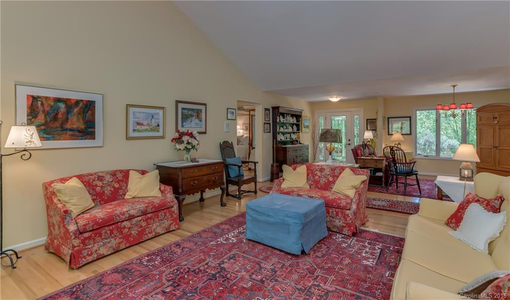 105 Brookside Drive - Photo 5
