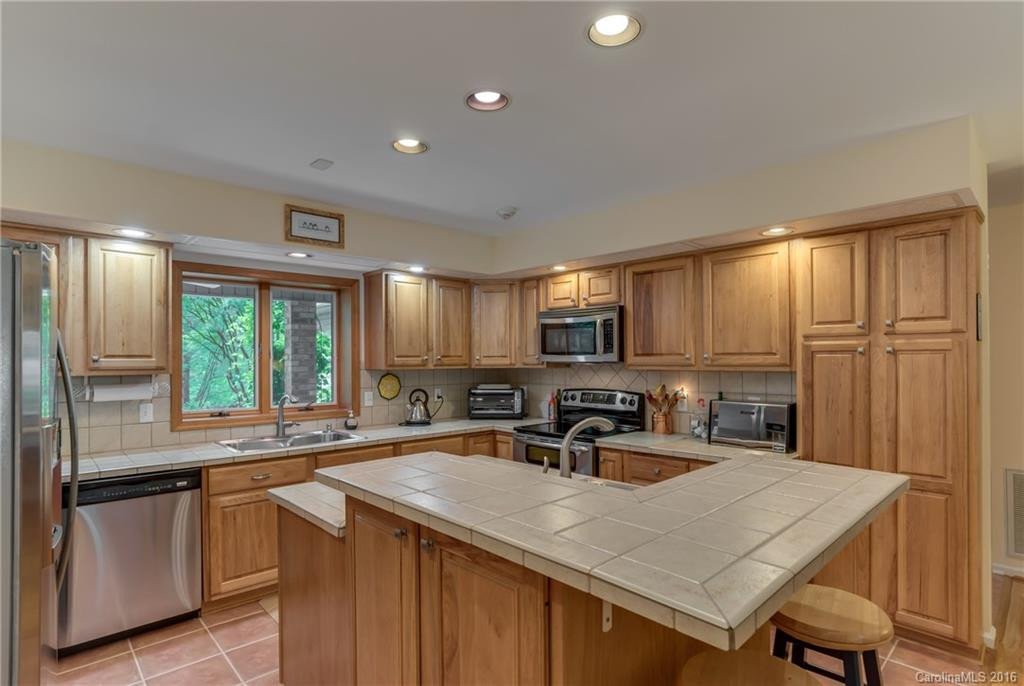 105 Brookside Drive - Photo 6