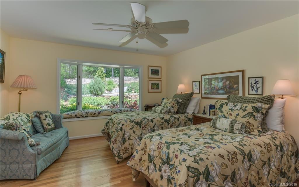 105 Brookside Drive - Photo 9