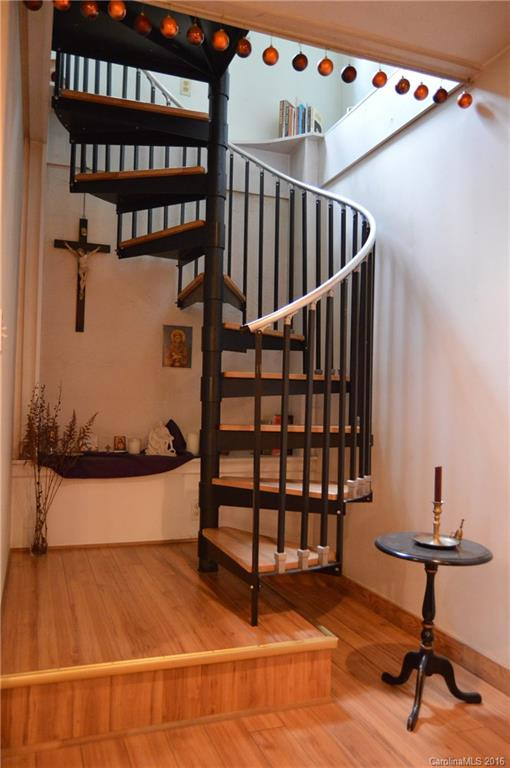 1275 Lakeside Drive - Photo 4