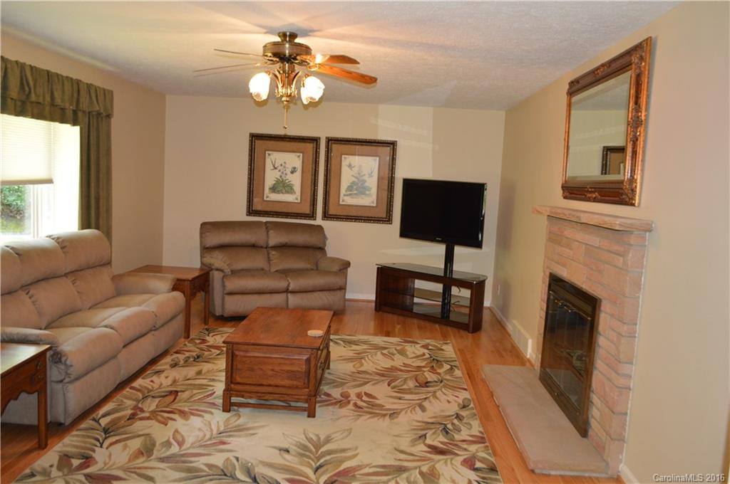 202 Beth Drive - Photo 2