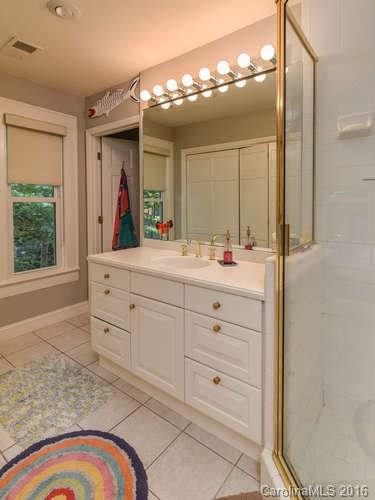 945 Hendersonville Road - Photo 15