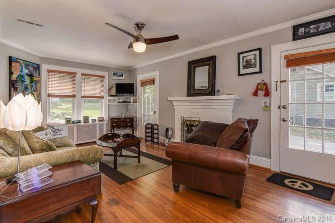 945 Hendersonville Road - Photo 3