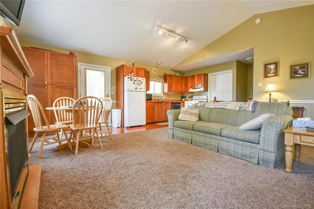 32 Hunting Lodge Drive #4 & 10 - Photo 8