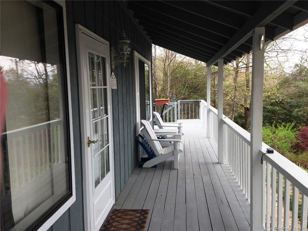 2540 Summit Drive - Photo 2