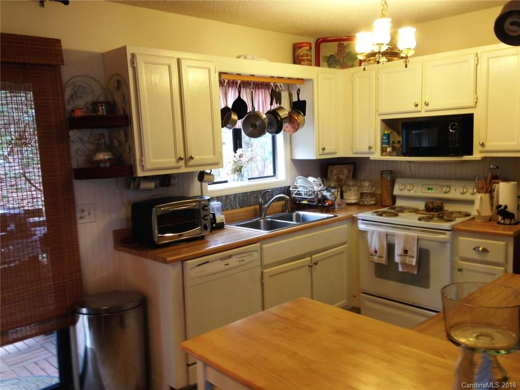 2540 Summit Drive - Photo 18