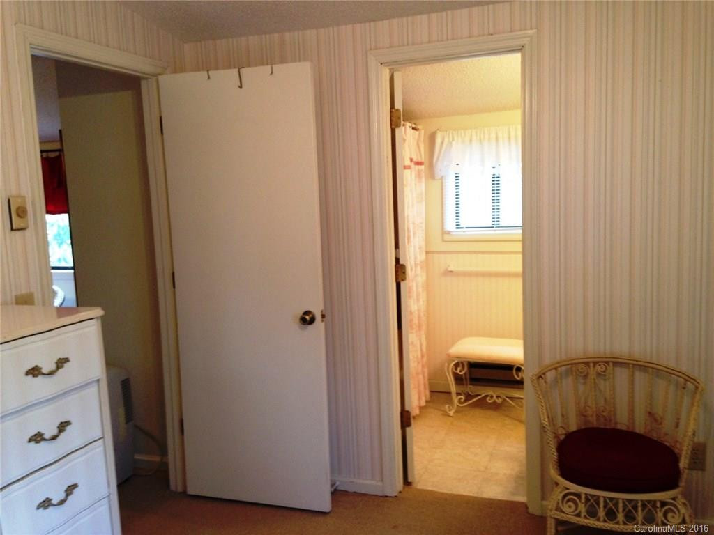 2540 Summit Drive - Photo 8