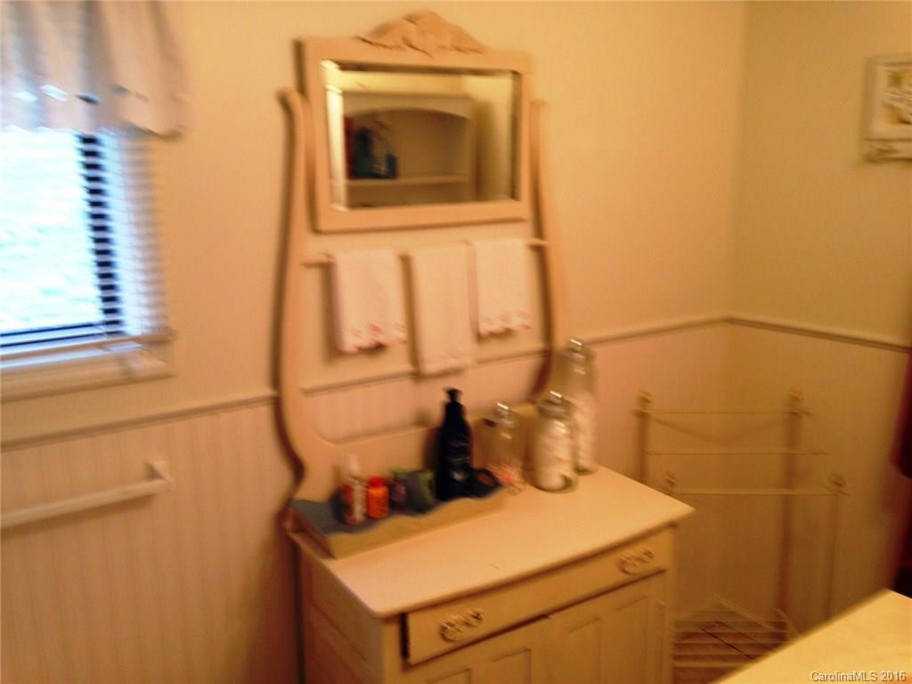 2540 Summit Drive - Photo 10