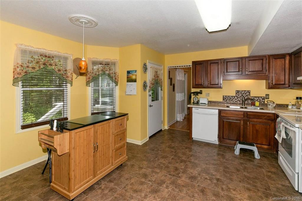 208 Pine Berry Circle - Photo 3