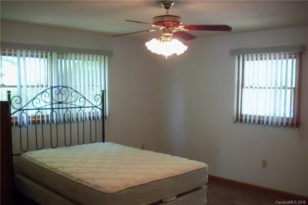 387 Highview Drive - Photo 11