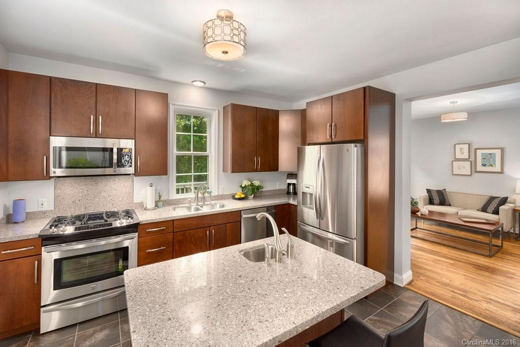 77 Saint Dunstans Circle - Photo 2