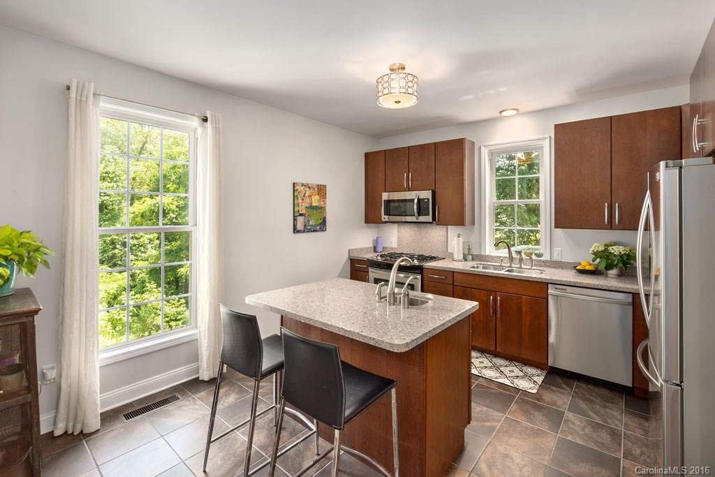 77 Saint Dunstans Circle - Photo 3