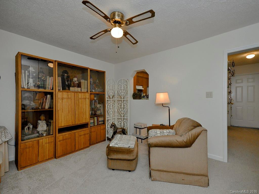 46 Sleepy Hollow Lane #- - Photo 4
