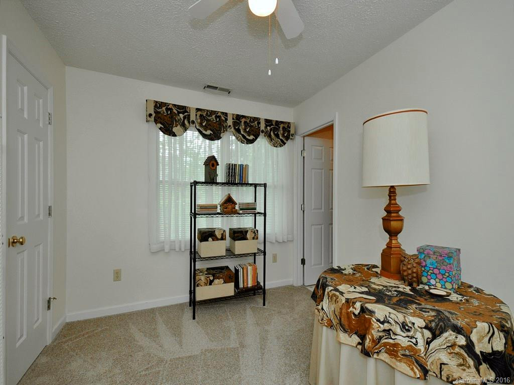 46 Sleepy Hollow Lane #- - Photo 5