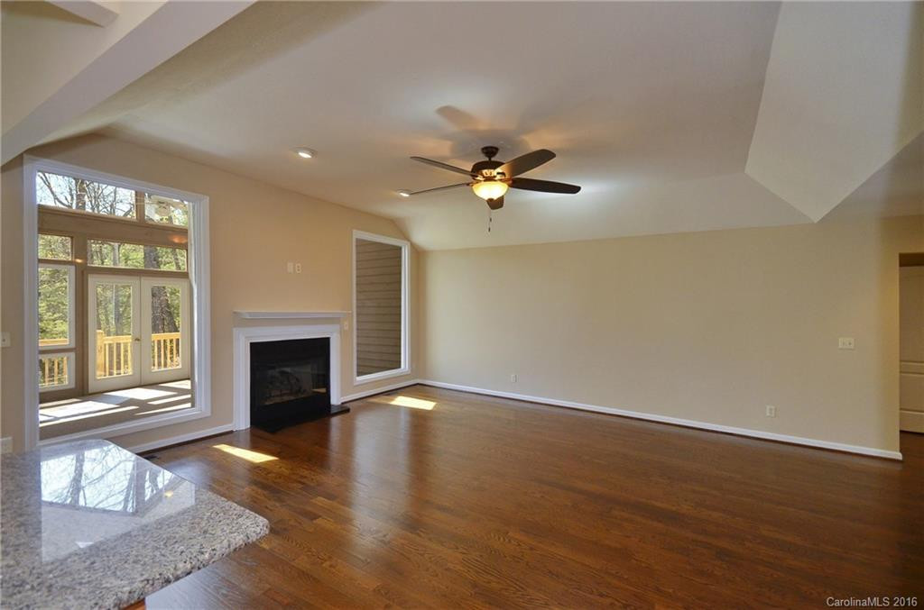 706 Overlook Drive - Photo 3