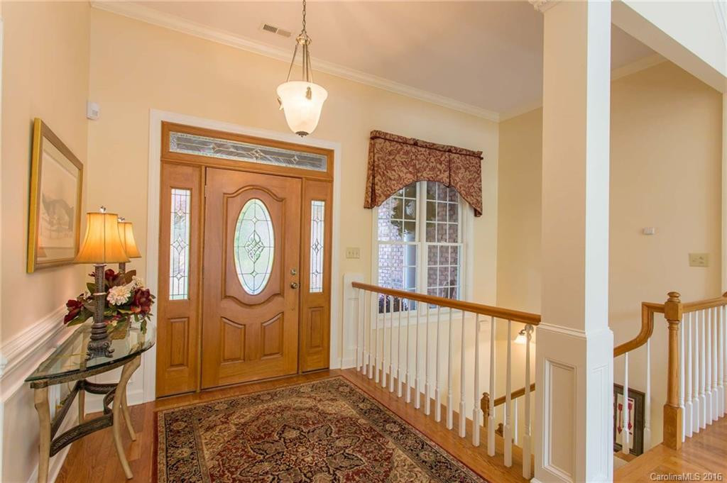 1429 Southpointe Drive - Photo 2