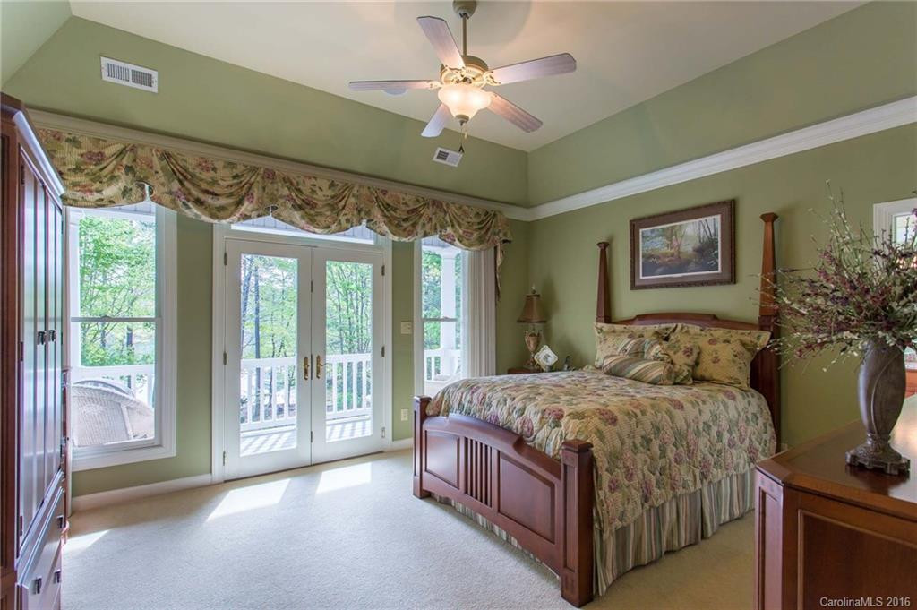 1429 Southpointe Drive - Photo 4