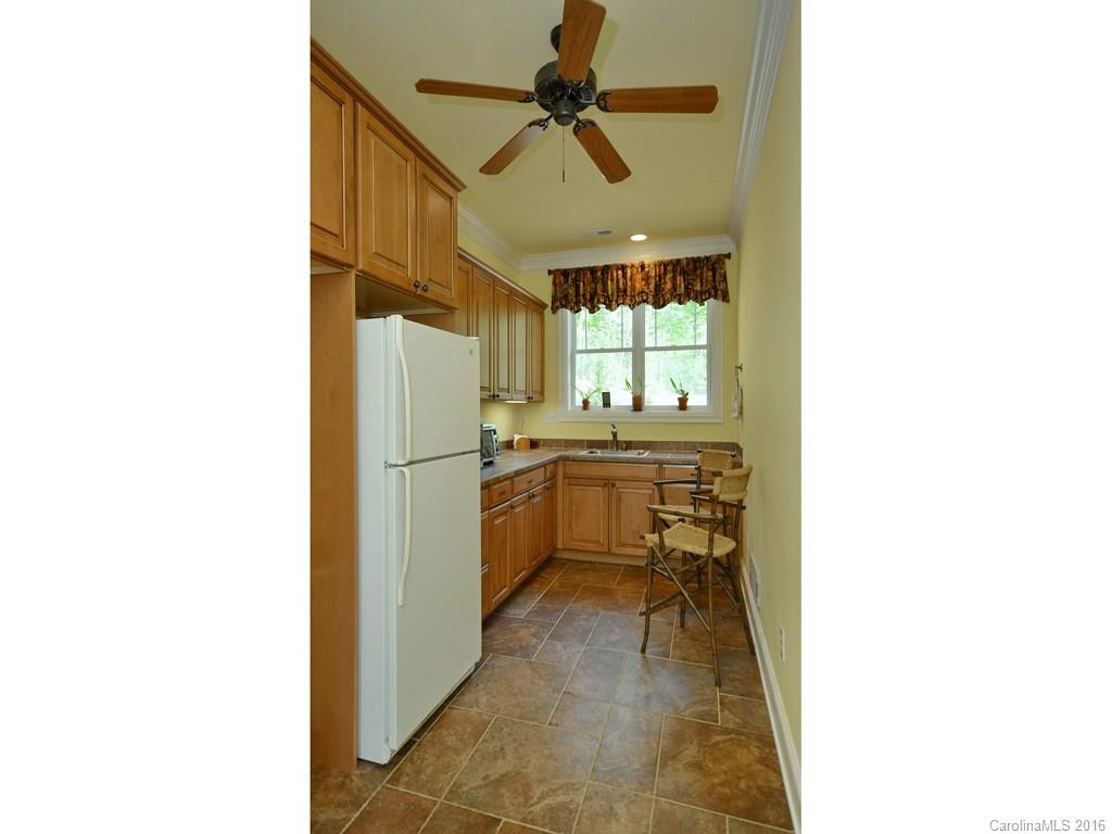 612 Brush Creek Road - Photo 3