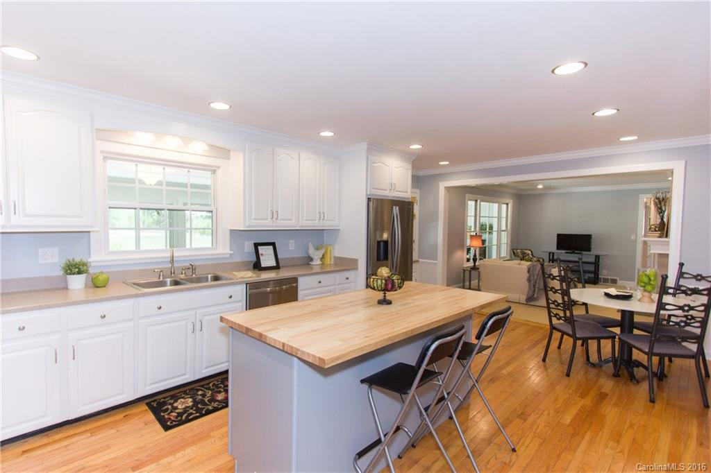 4 Oak Forest Court - Photo 6