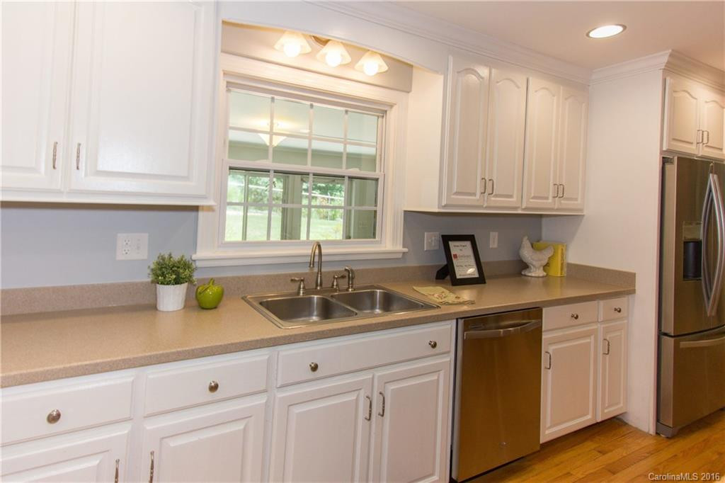 4 Oak Forest Court - Photo 7