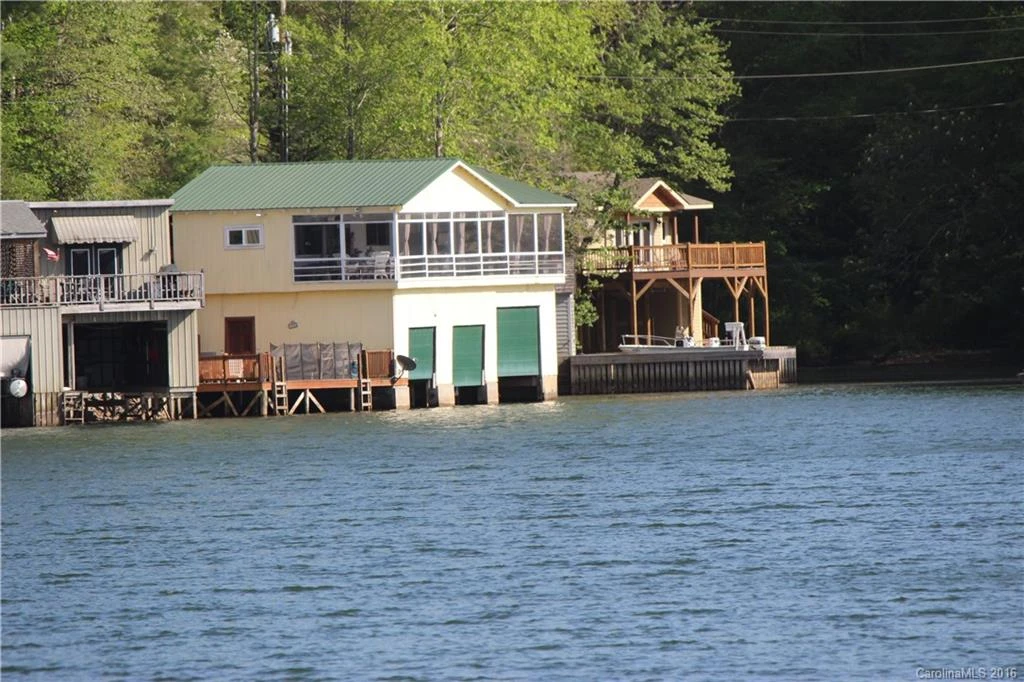 993 Lake Summit Road