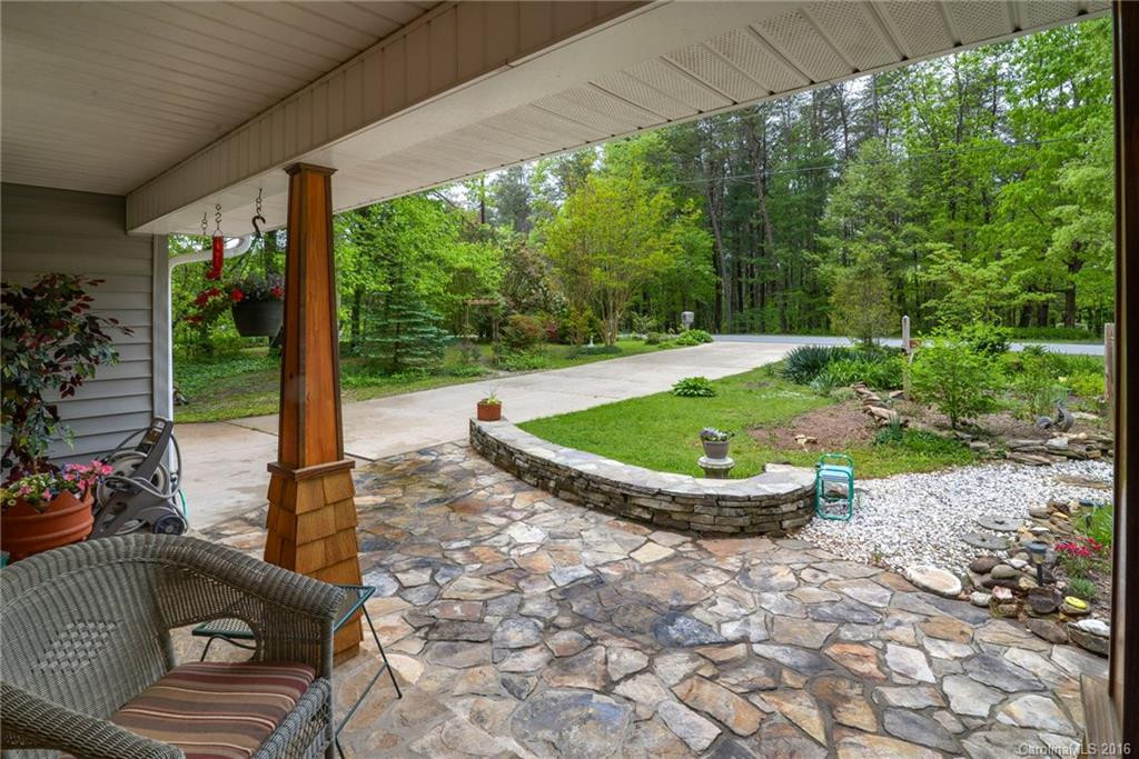 22 Cornelia Lane - Photo 4