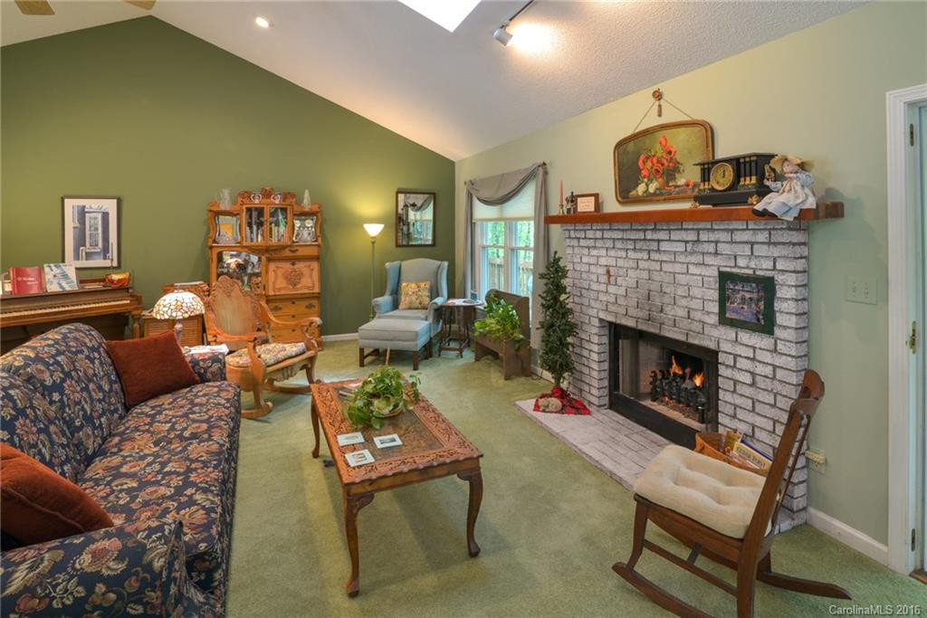 22 Cornelia Lane - Photo 6