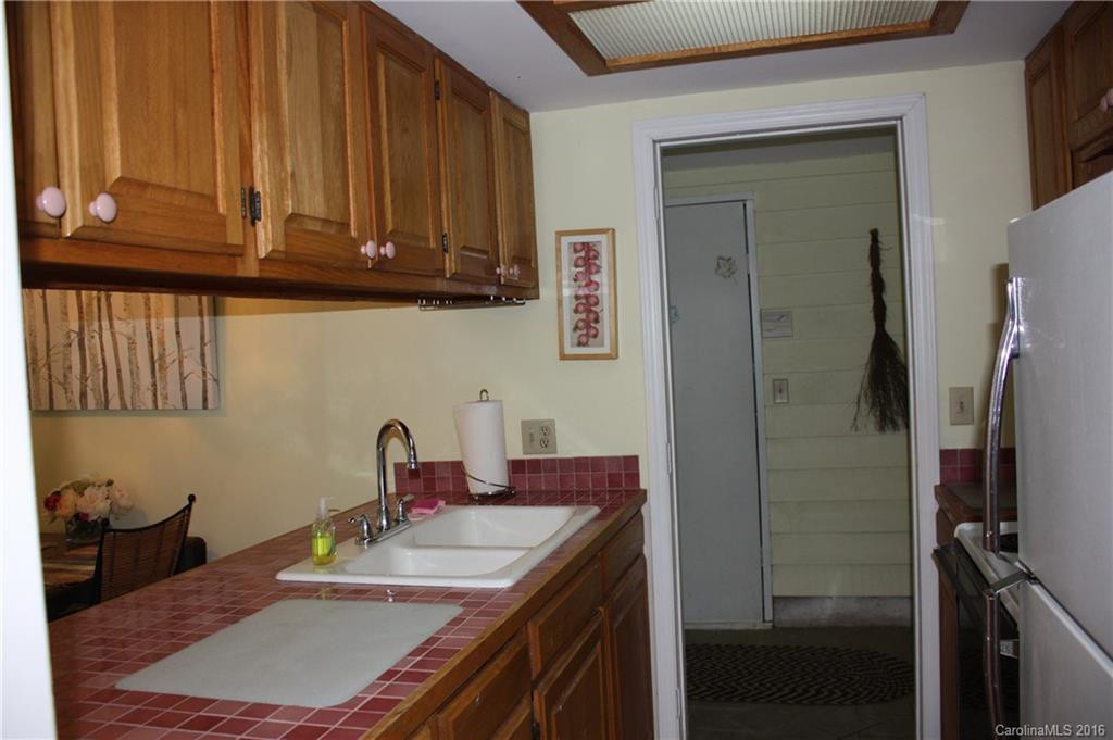 1586 Skyuka Mountain Road - Photo 4