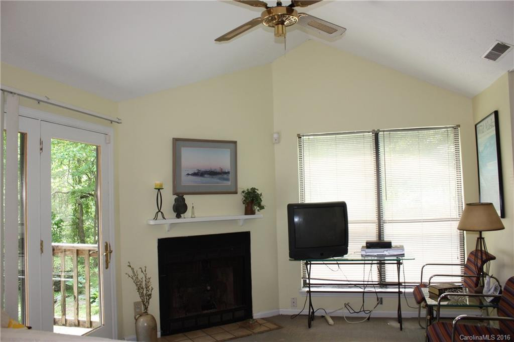 1586 Skyuka Mountain Road - Photo 6