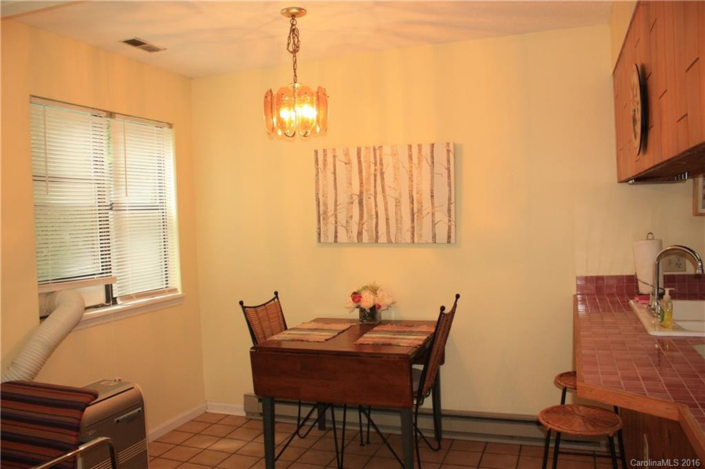 1586 Skyuka Mountain Road - Photo 7