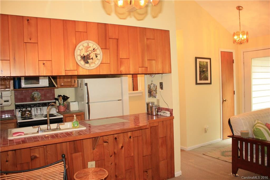 1586 Skyuka Mountain Road - Photo 8