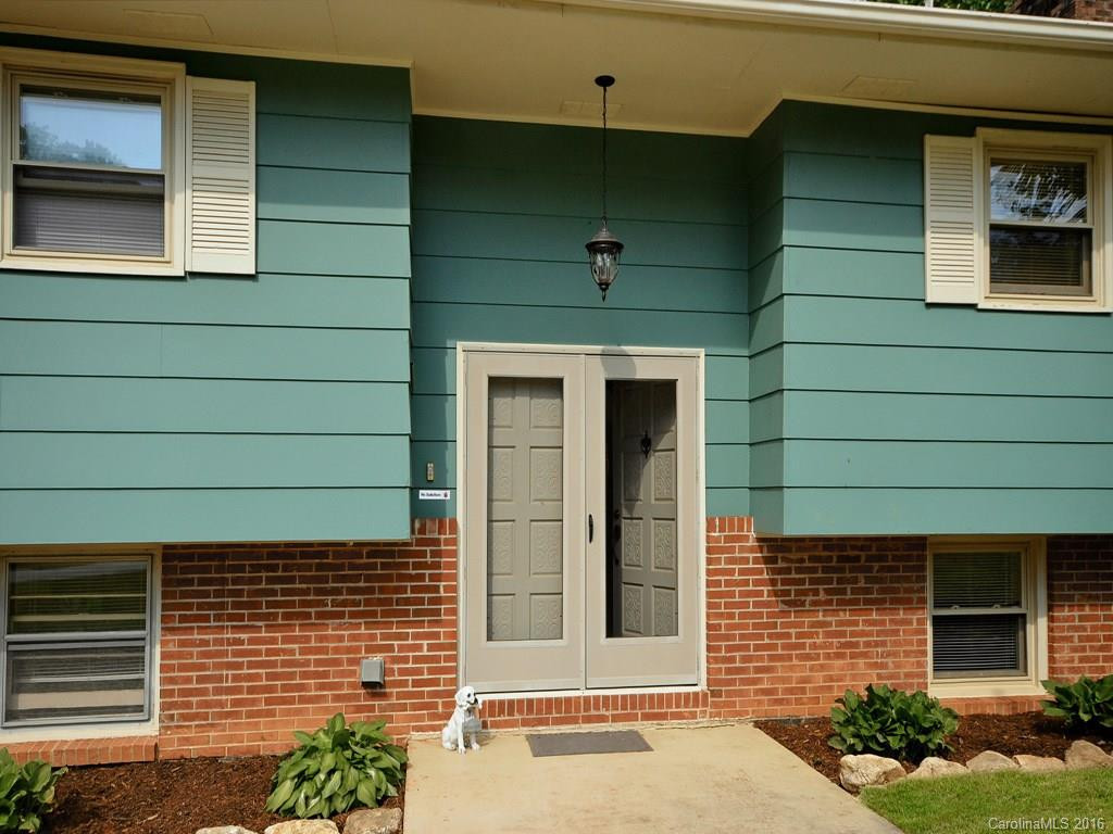 111 Anthony Drive - Photo 2