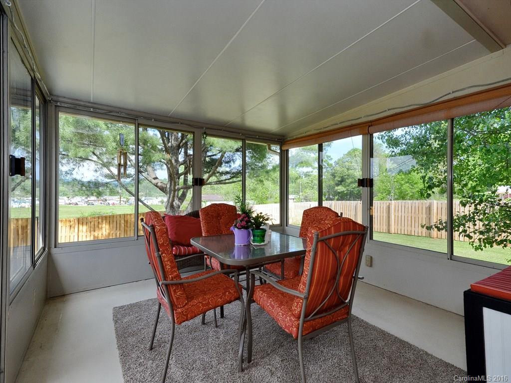 111 Anthony Drive - Photo 6
