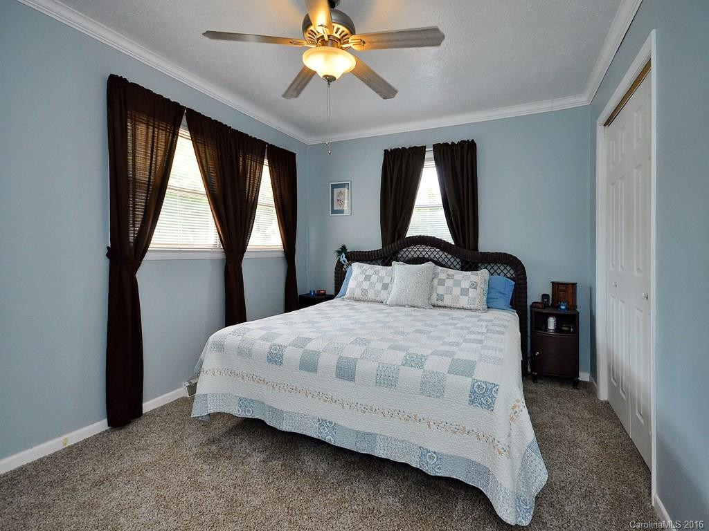 111 Anthony Drive - Photo 8