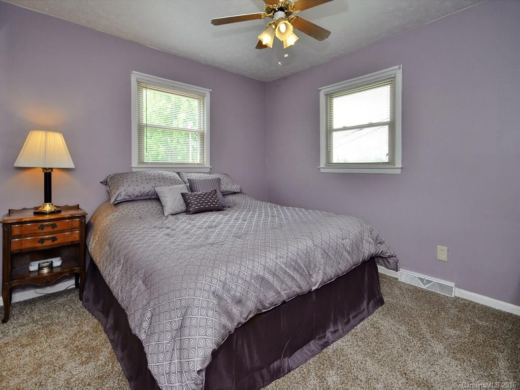 111 Anthony Drive - Photo 9