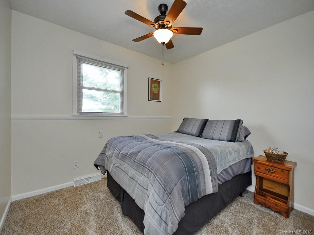 111 Anthony Drive - Photo 10