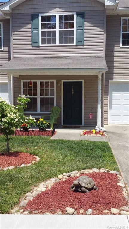 309 Wiltshire Circle #309 - Photo 2