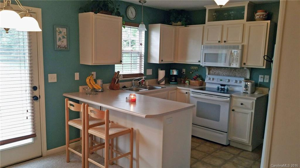 309 Wiltshire Circle #309 - Photo 6