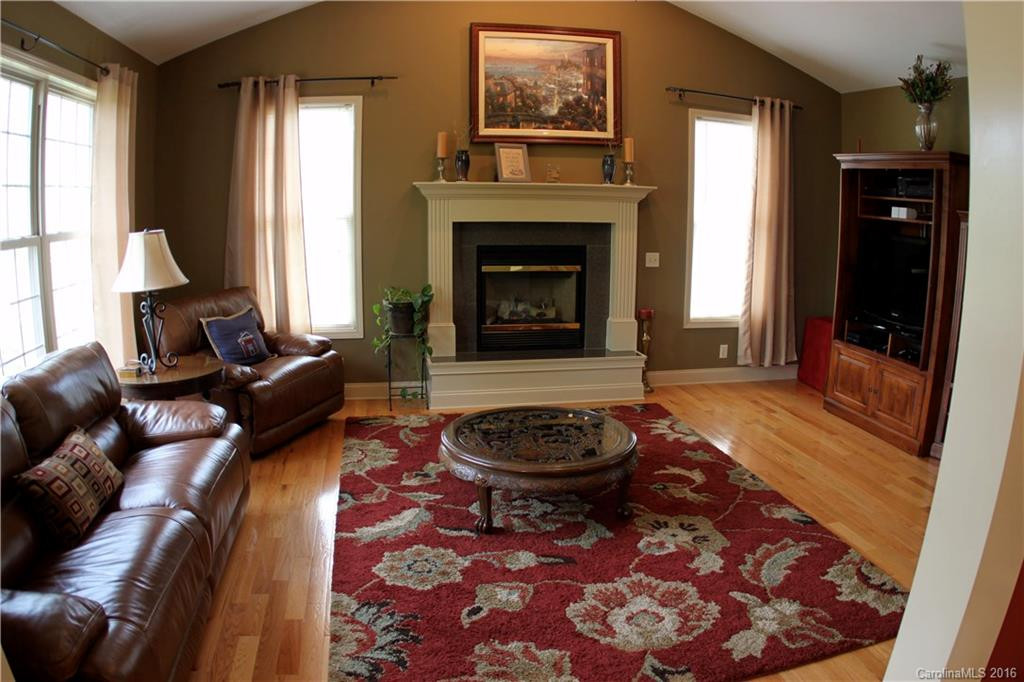 232 Rivercrest Boulevard - Photo 4