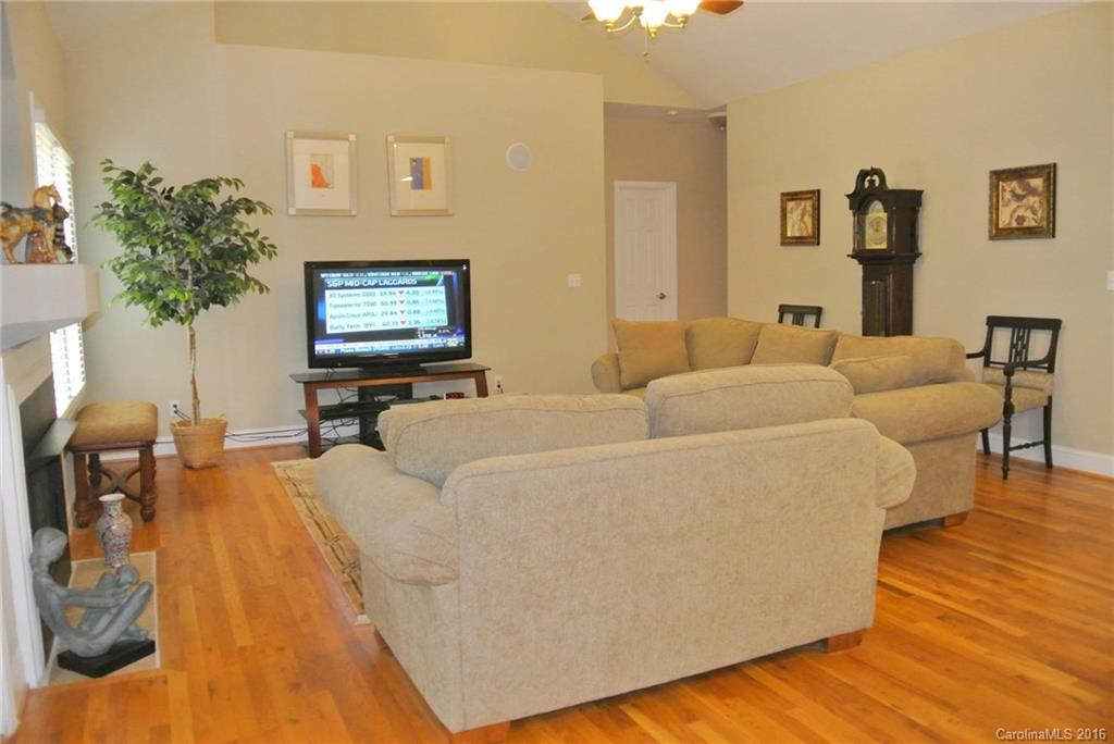 122 Udvawadulisi Court - Photo 3
