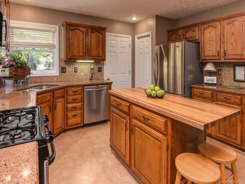 6 Meadowbrook Drive - Photo 11