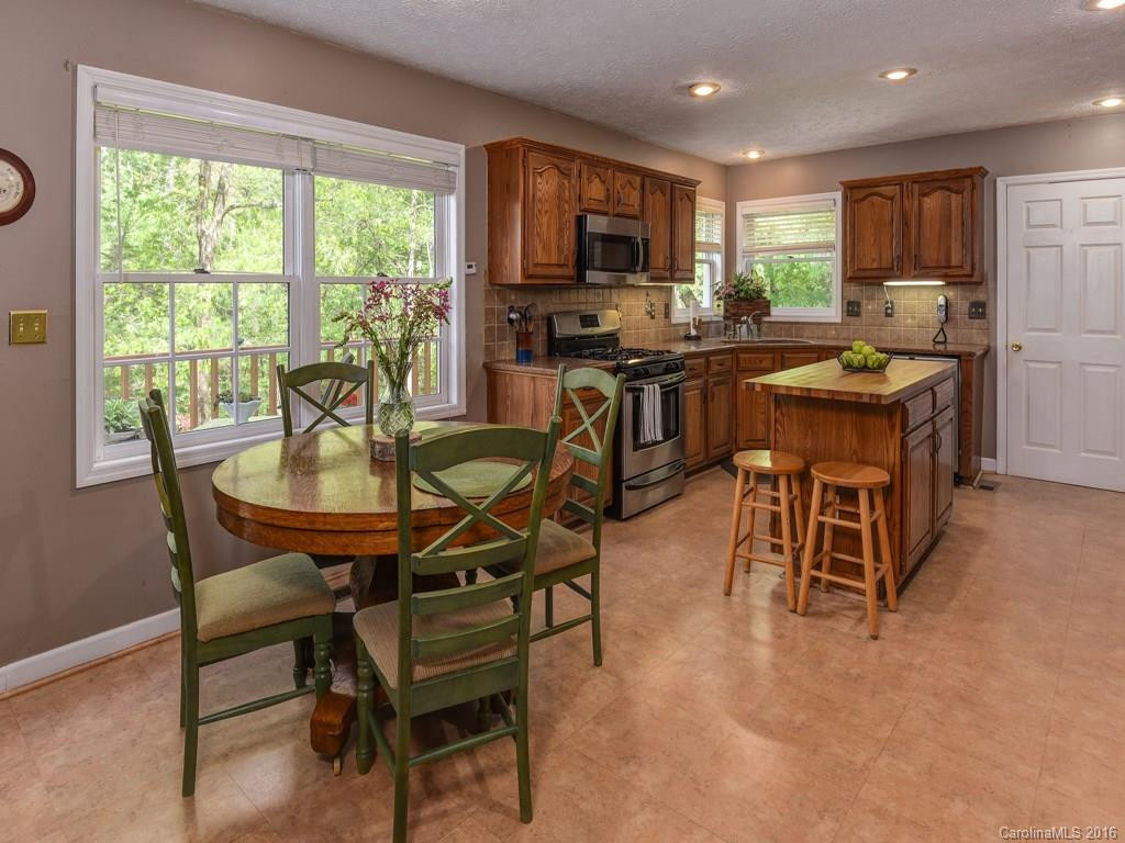 6 Meadowbrook Drive - Photo 8